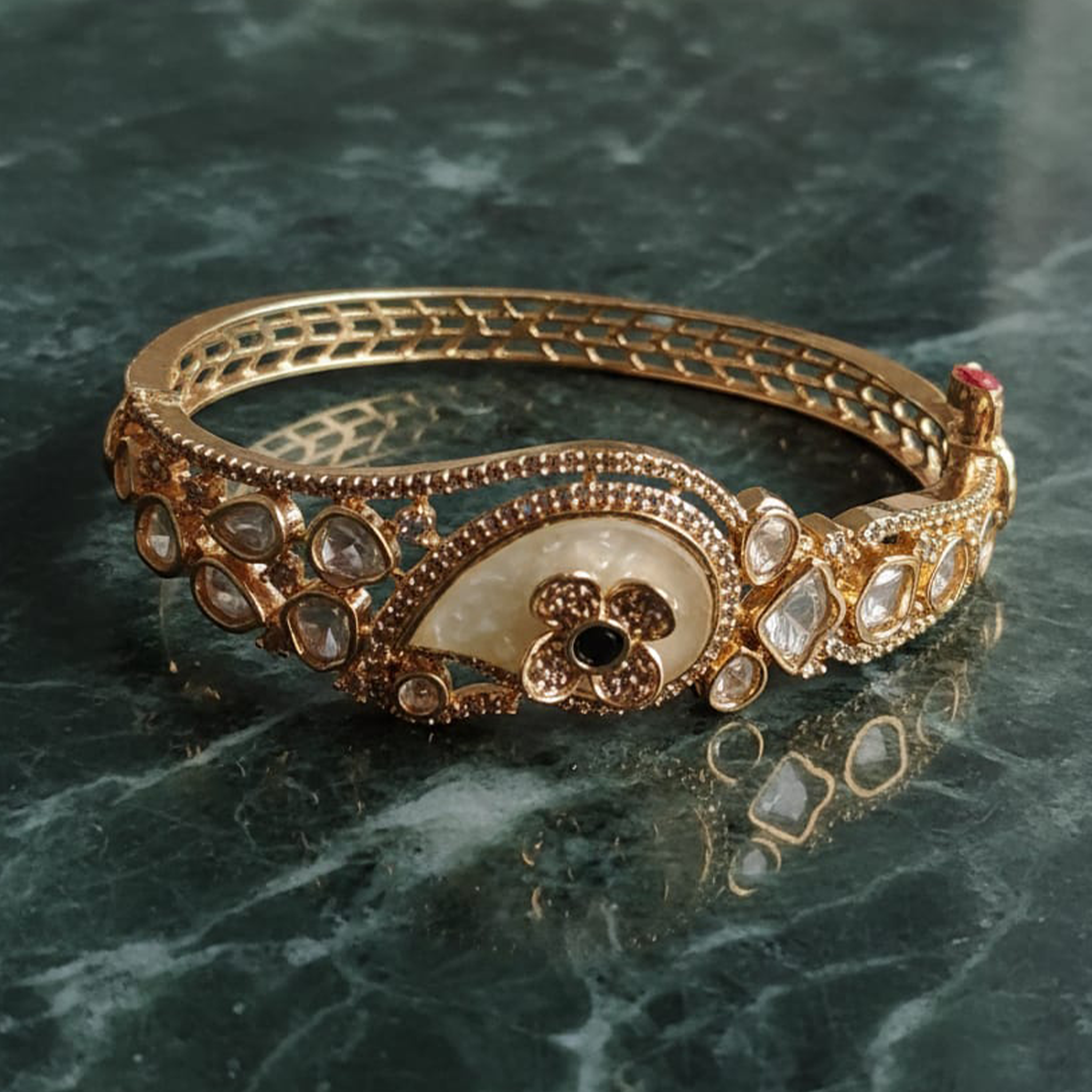 Kundan MOP Ambi Gold Bracelet