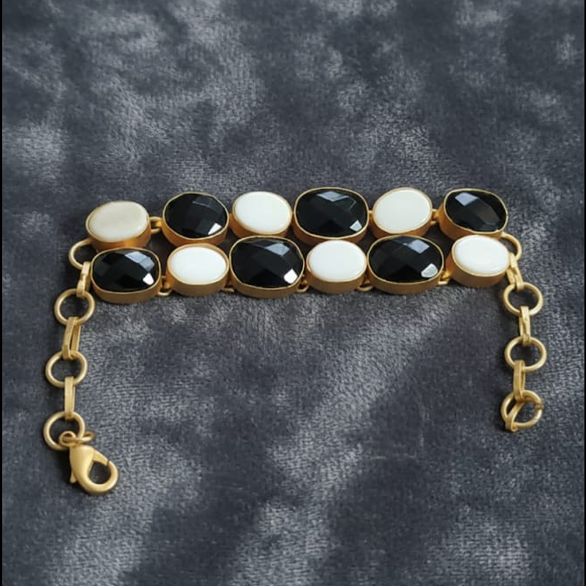 Black Onyx + Mop Bracelet