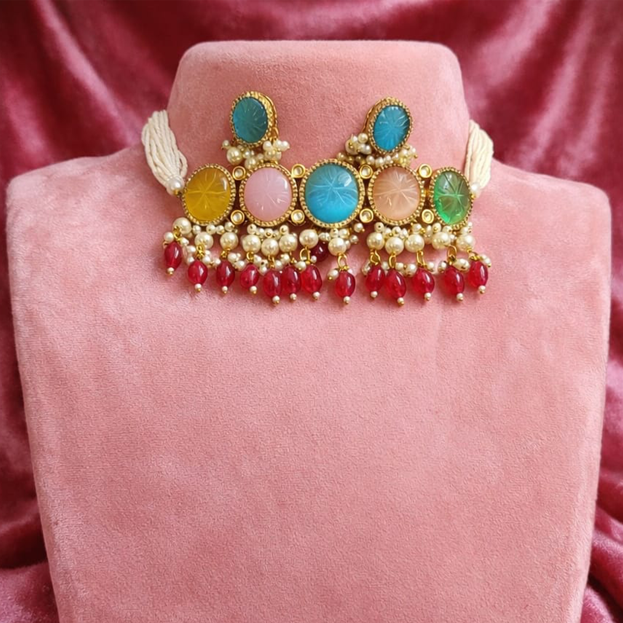 Multi Calcidony Choker